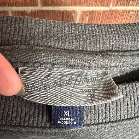 Universal Thread cropped sweatshirt - Picture 2 of 5